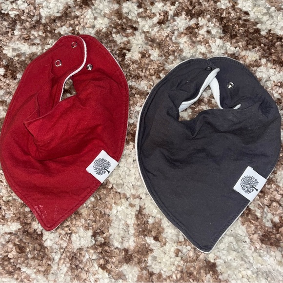 Parker Baby Co. Cotton Bibs - Picture 1 of 5